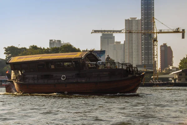 Traditionell Träbåt Med Restaurang Chao Phraya Floden Cruising Tour Flodutsikt — Stockfoto