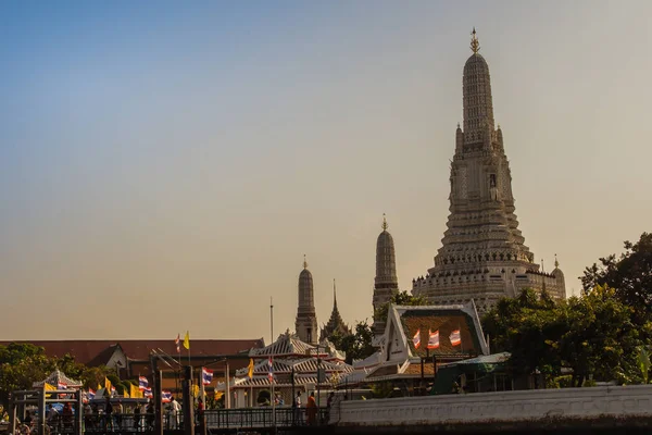 Bangkok Tayland Aralık 2017 Turist Wat Arun Şafak Tapınağı Chao — Stok fotoğraf