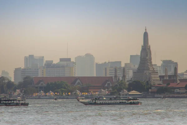 Bangkok Thailand Dezember 2017 Wasserstraßenverkehr Chao Phraya Fluss Das Chao — Stockfoto
