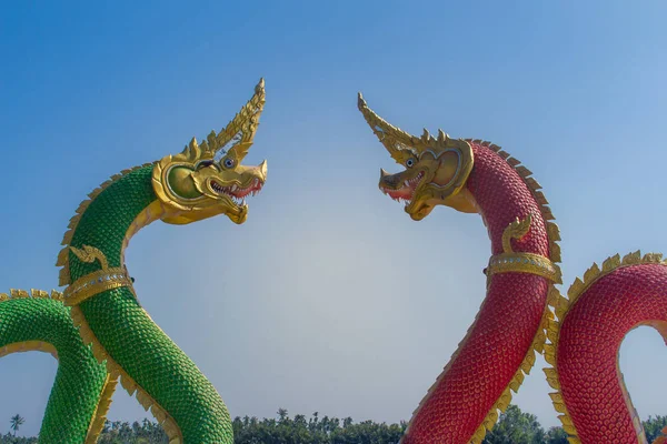 Colorida Escultura Nagas Templo Público Wat Samarn Chachoengsao Tailandia —  Fotos de Stock