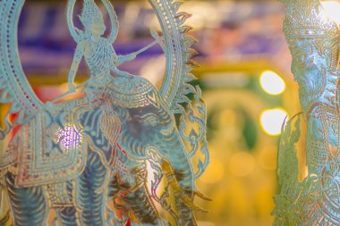 Gölge kukla (Nang Talung), Kamu eğlence birinde Tayland Güney Köyü festivallerinde hala çok popüler, bu girift yapılır ki kesme - dışarı ve belden şekiller deri.