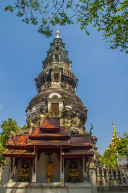 Eski ayırt edici chedi Chiang Mai, Tayland Wat Ku Tao (kabak Pagoda Tapınağı) adlı. Tapınağın ku tao chedi ve azalan küre şeklinde onun karakteristik karpuz nedeniyle denir.