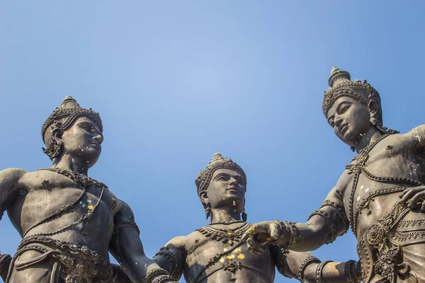 Three Kings Monument, the statues of King Mengrai, the founder of Chiang Mai and his two friends, King Ramkamhaeng of Sukothai and King Ngam Muang of Payao. The sculpture is a symbol of Chiang Mai.