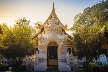 Güzel Budist Tapınağı giriş kapısı Wat Ram Poeng (Tapotaram) Tapınağı, Chiang Mai, Tayland kiliseye. Wat Rampoeng Chiang Mai meditasyon eğitimi için en ünlü yer biridir.