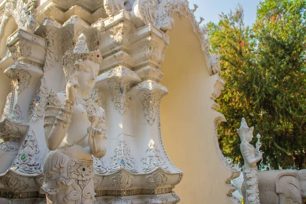 Bellissimo Tempio Buddista Cancello Ingresso Alla Chiesa Wat Ram Poeng — Foto Stock