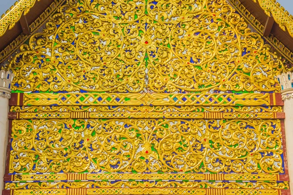 Beautiful Golden Patterned Background Buddhist Church Gable End Close Golden — Stock Photo, Image
