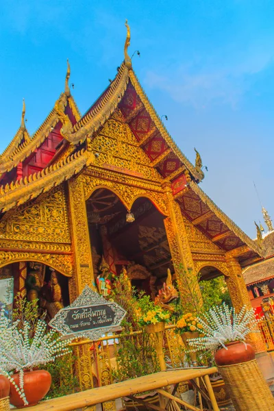 Mooie Gouden Patroon Achtergrond Het Boeddhistische Kerk Gable Einde Thaise — Stockfoto