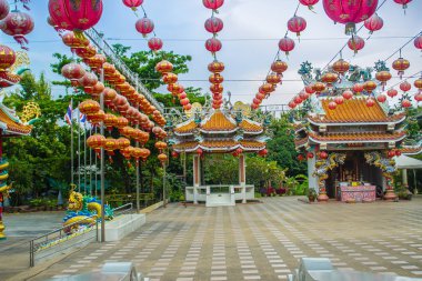 Güzel desen, Çin kırmızı fenerler dekore edilmiş ve pavyonlar Çin yeni yıl Festival kutlamak Çin genel tapınağında arasında.