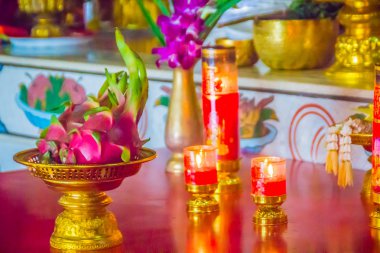 Kurban sunan Çin tanrılara ben Çince Tapınağı için Dragon meyve. İnsanlar sık sık teklifleri yapmak veya atası ruhlara kurban için dragon meyve kullanın.