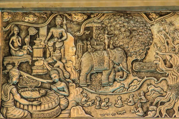 Όμορφη Ταϊλανδέζικου Στυλ Ασημένια Γλυπτική Τέχνη Μοτίβο Στο Βουδιστικό Τοίχο — Φωτογραφία Αρχείου