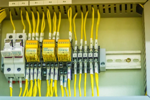 Kontakter Enheten Styrelsen Elektriska Huvuddistributionen Krets Kontrollpanelen Med Omkopplare Automatisk — Stockfoto