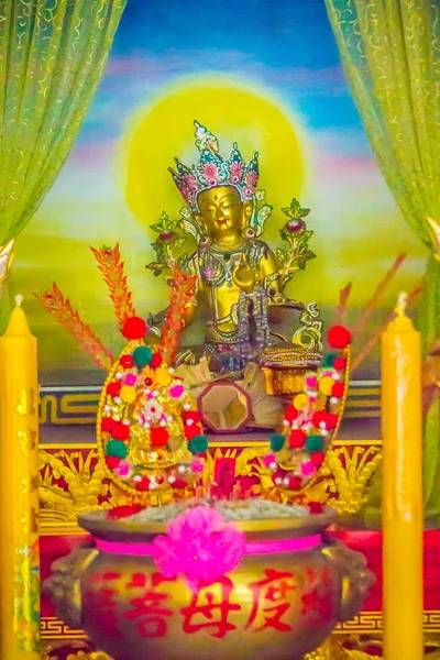 Estátua Guanyin Dourado Templo Chinês Público Guanyin Guan Yin Bodhisattva — Fotografia de Stock