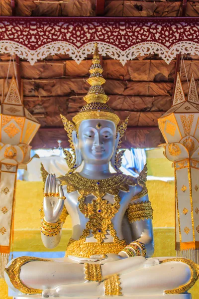 Bela Estátua Imagem Buda Ouro Branco Templo Budista Tailandês Público — Fotografia de Stock