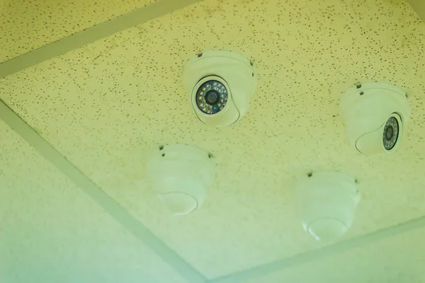 Segurança Sistema Câmera Cctv Dentro Escritório Câmera Vigilância Instalada Teto — Fotografia de Stock