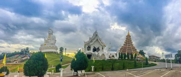 Hermosa Vista Del Paisaje Wat Huay Pla Kang Templo Estilo — Foto de Stock