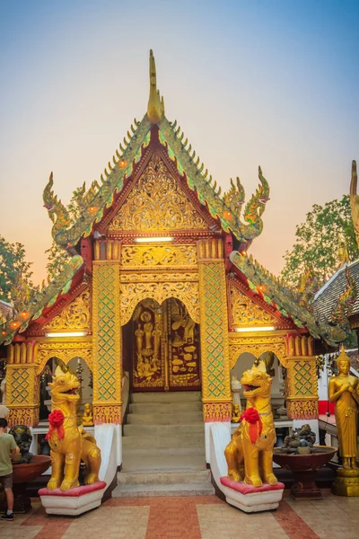 Piękna Dekoracja Zewnętrzna Wat Phra Doi Kham Chiang Mai Tajlandia — Zdjęcie stockowe