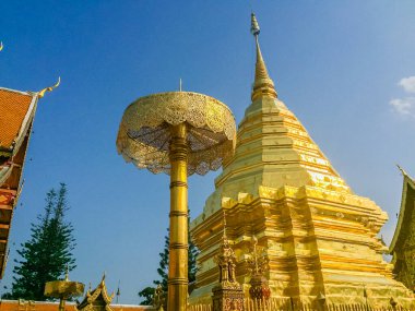 Wat Phra 'daki altın şemsiyeli Kuzey Tayland mimarisi ünlü tapınak Doi Suthep, Tayland' ın başkenti Chiang Mai 'nin simgesi oldu..