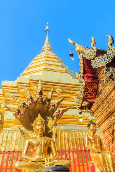 Belo Estilo Tailandês Norte Arquitetônico Pagode Dourado Dourado Imagem Buda — Fotografia de Stock