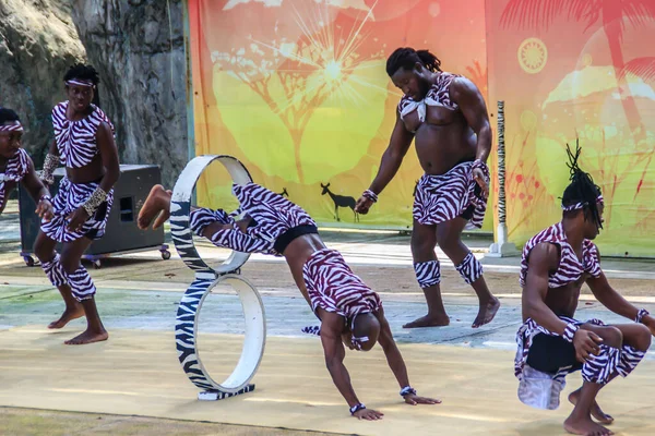 Bangkok Thaiföld Szeptember 2018 Funny Acrobatic Kenya Show Dusit Public — Stock Fotó