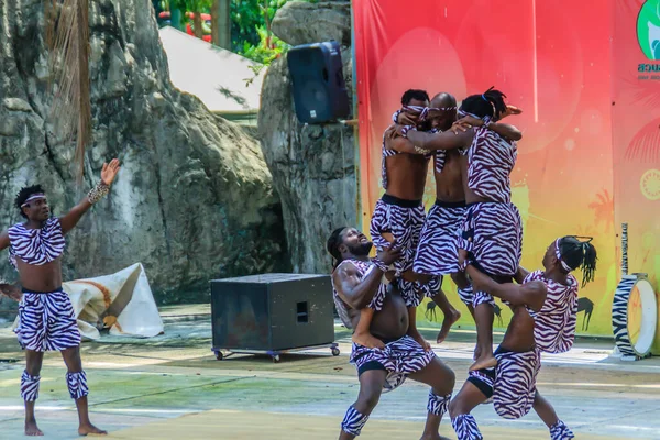 Bangkok Thaiföld Szeptember 2018 Funny Acrobatic Kenya Show Dusit Public — Stock Fotó