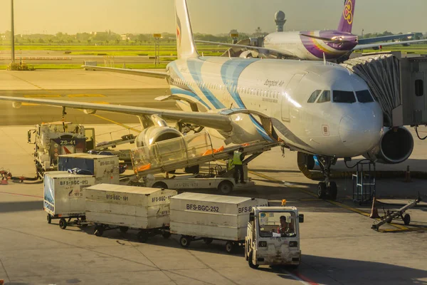 Bangkok Tajlandia Czerwca 2017 Personel Pokładowy Bangkok Airways Regionalnych Linii — Zdjęcie stockowe