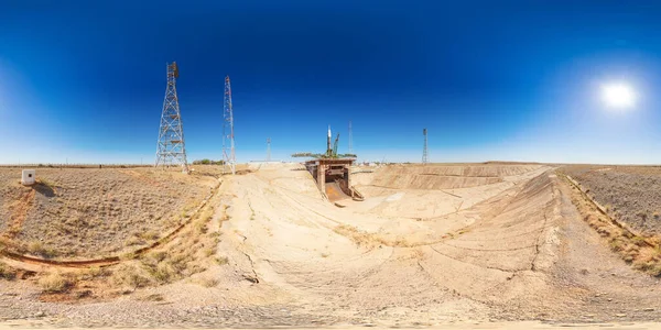 Kazakistan 'daki Baikonur Cosmodrome' da roket fırlatma hazırlıkları. 360 derece panorama