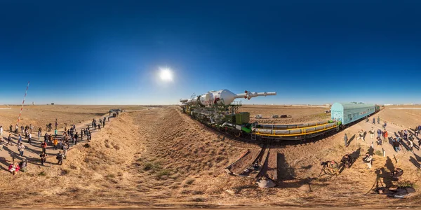 Kazakistan 'daki Baikonur Cosmodrome' da roket fırlatma hazırlıkları. 360 derece panorama