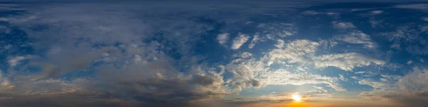 Gökyüzü yarımküre. 360 VR fotoğrafınız veya videonuz için gökyüzü fotoğrafı