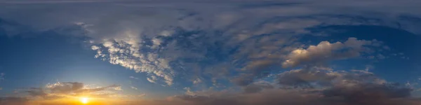 Gökyüzü yarımküre. 360 VR fotoğrafınız veya videonuz için gökyüzü fotoğrafı