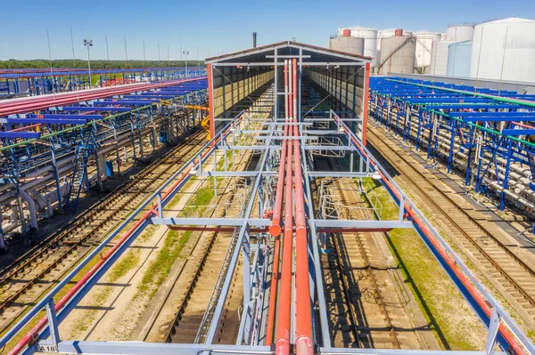Sıvı Kütle Petrol ve benzin terminallerinin hava görüntüsü, boru hattı işlemleri, petrol ürünleri dağıtıyor.