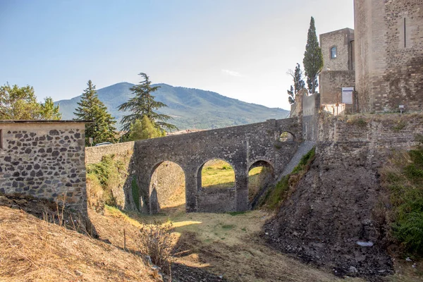 Närbild Medeltida Slottet Melfi Landsbygdsutsikt Över Södra Italienska Landsbygden Solig — Stockfoto