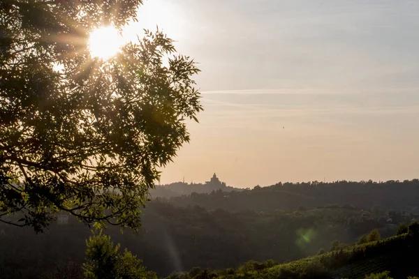 Panoramautsikt Över San Luca Helgedom Vid Solnedgången Med Orange Himmel — Stockfoto