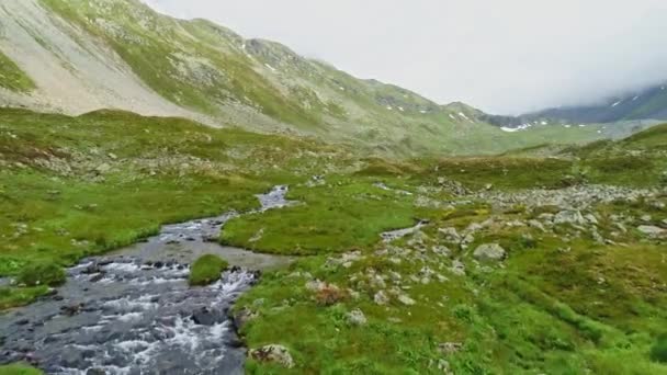 Flug Ber Strae Zum Pass Flela Den Schweizer Alpen — Stock Video