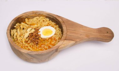 Beyaz Arkaplanda Endonezya Yumurta Eriştesi