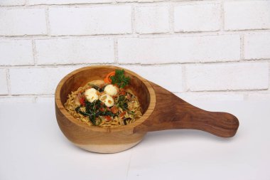 Beyaz Arkaplanda Endonezya Yumurta Eriştesi