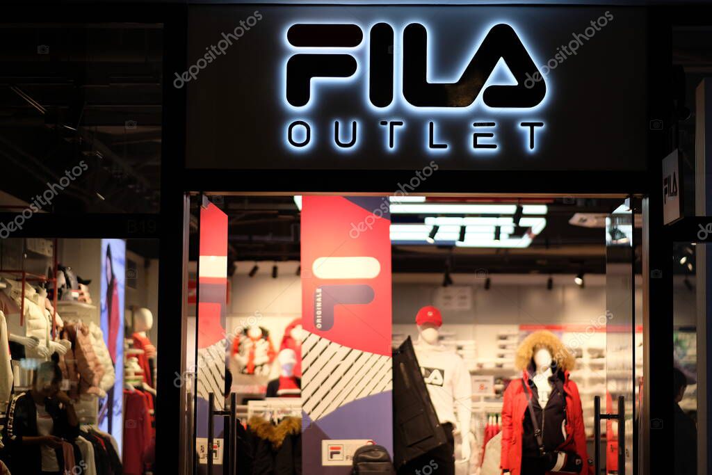 Shanghai / ChinaOct.2019 fachada de la tienda de ropa FILA en