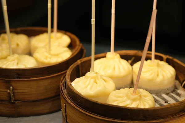 Gedämpfte Suppenknödel Mit Strohhalmen Dampfgarer Verschließen Traditioneller Chinesischer Snack — Stockfoto