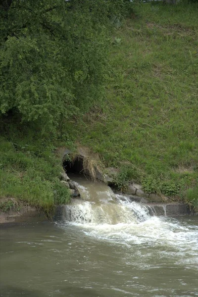 Avloppsvatten Floden — Stockfoto