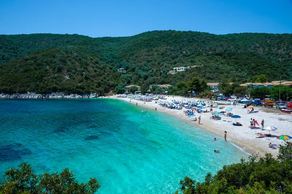 Yunanistan Lefkada Adasında Yaz Tatilinde Poros Plajı Turkuaz Manzarası — Stok fotoğraf