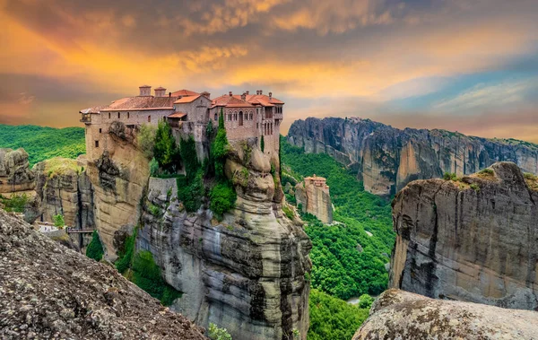 Meteory Religijne Klasztorny Budynek Klifach Górskich Grecji — Zdjęcie stockowe