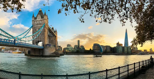 Panorama Londres Tower Bridge Mais Londres Ribeirinha Fragmento Entre Rios — Fotografia de Stock