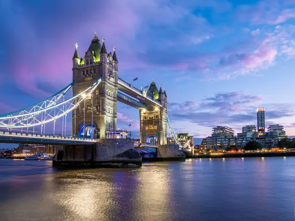 Londra Köprüsü Nün Inşaatı Alacakaranlıkta Ngiltere Büyük Britanya — Stok fotoğraf