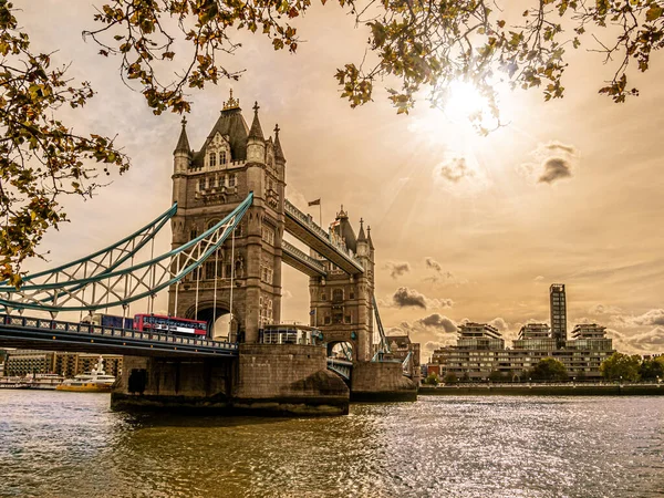 Вид Лондона Знаменитую Достопримечательность Тауэрский Мост Осенний Сезон — стоковое фото