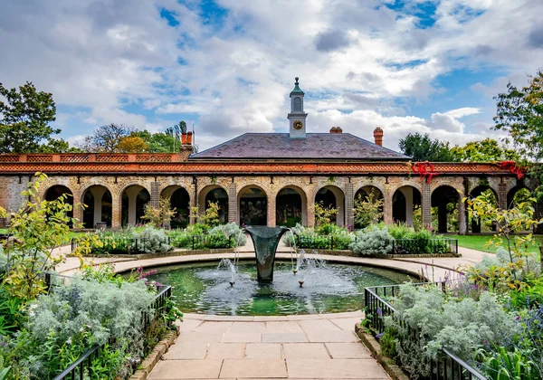 Krásná Veřejná Zahrada Umělecká Architektura Londýnském Parku Holland Anglie — Stock fotografie