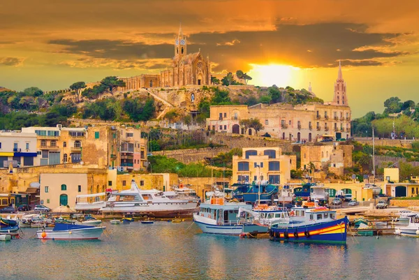 Prachtig Stadsgezicht Gozo Eiland Middeleeuwse Architectuur Van Kasteel Boten Haven — Stockfoto