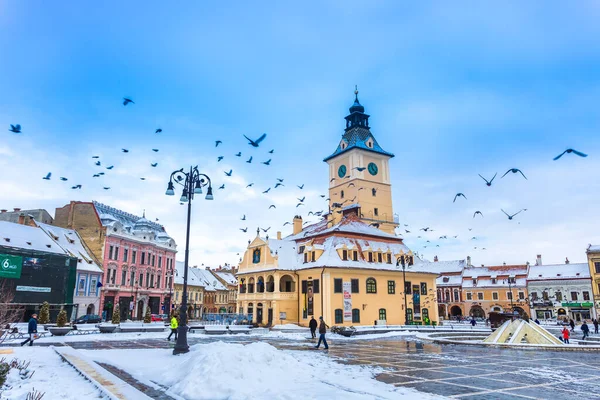 Brasov Roemenië Februari 2018 Grote Plein Van Stad Met Duiven — Stockfoto