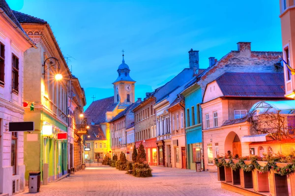 루마니아 트란실바니아의 도시인 브라쇼브의 미카엘 와이스 거리와 양식의 크리스마스 — 스톡 사진