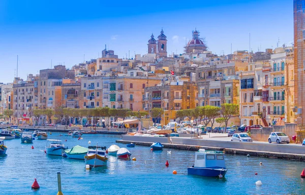 Vista Frontal Sobre Famosa Vila Valletta Arquitetura Histórica Cidade Pôr — Fotografia de Stock