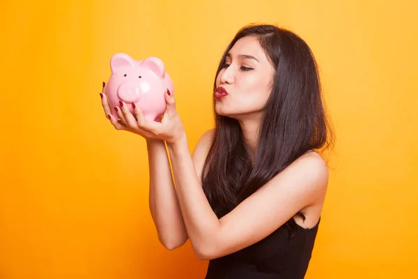 Asian Woman Coin Pig Coin Bank Yellow Background — Stock Photo, Image