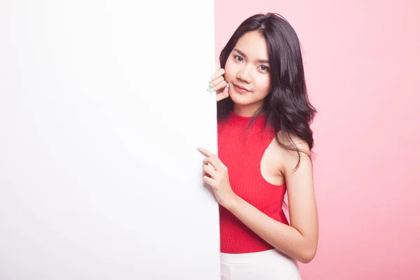 Joven Mujer Asiática Con Cartel Blanco Sobre Fondo Rosa — Foto de Stock
